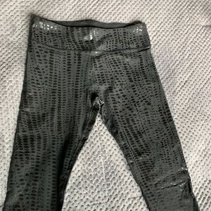 Fabletics cropped leggings